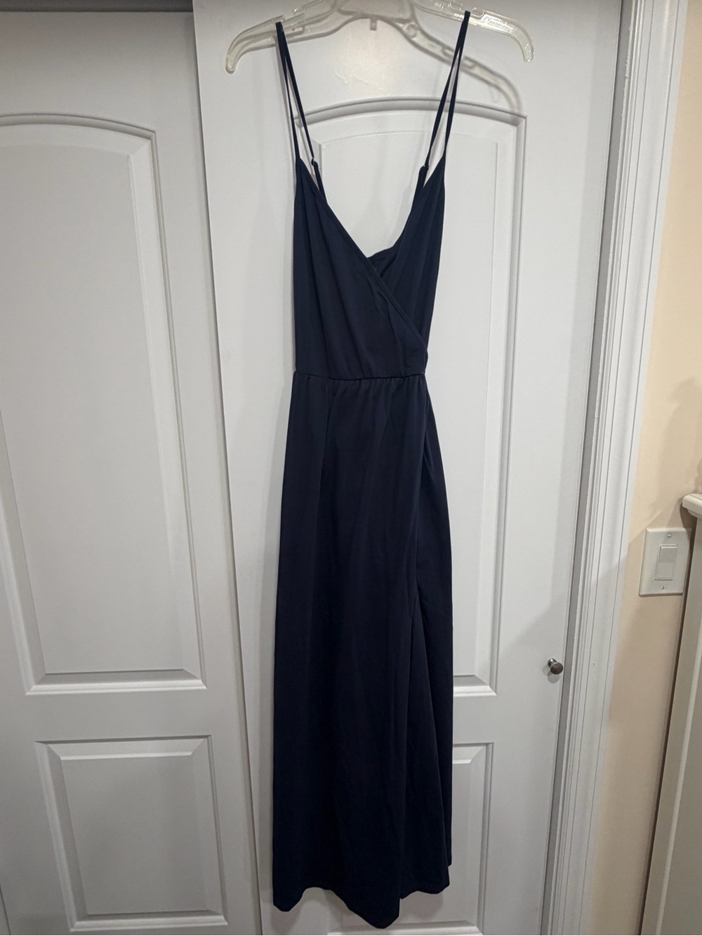 Elegant Navy Spaghetti-Strap Maxi Dress